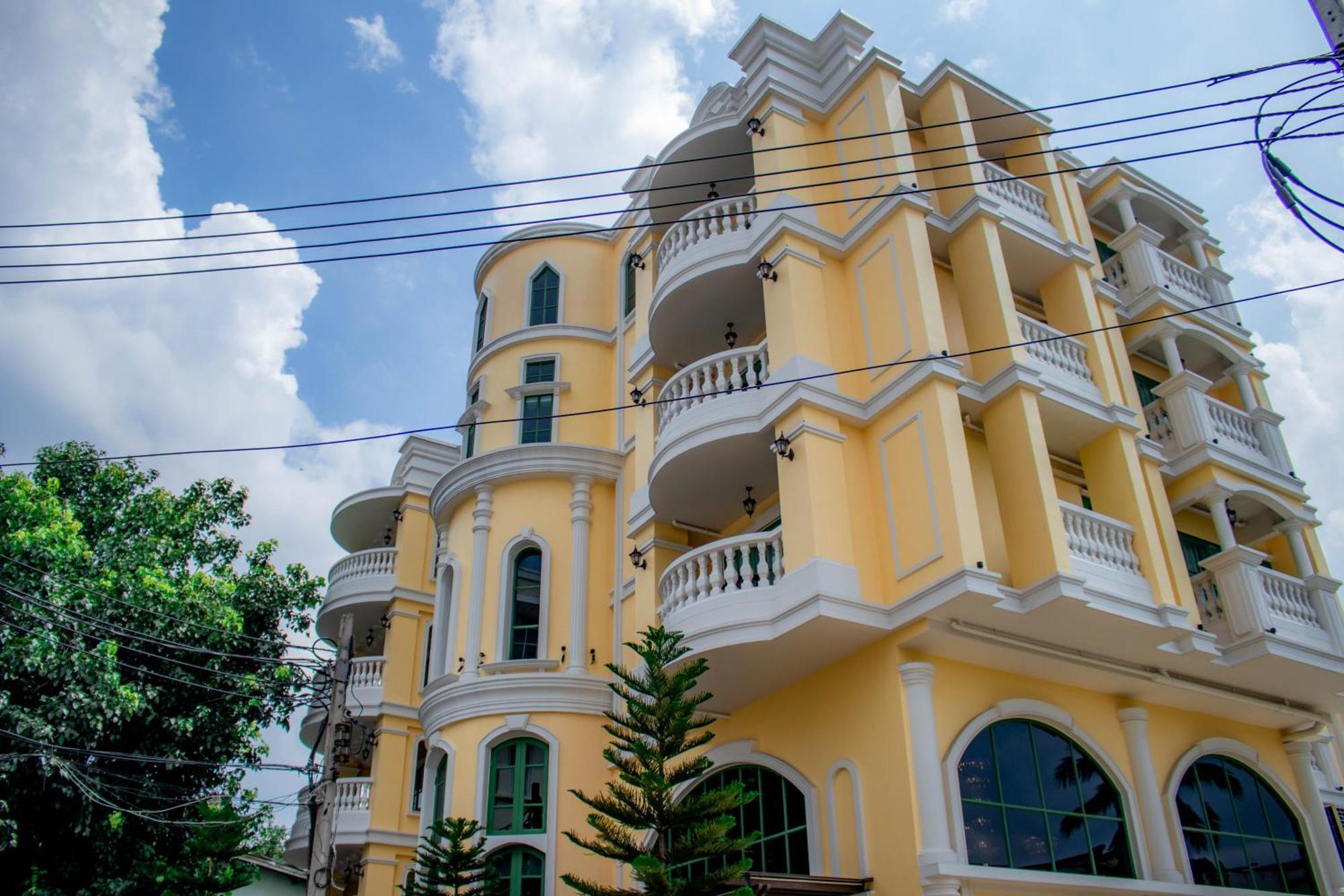Siri Grand Bangkok Hotel Ngoại thất bức ảnh