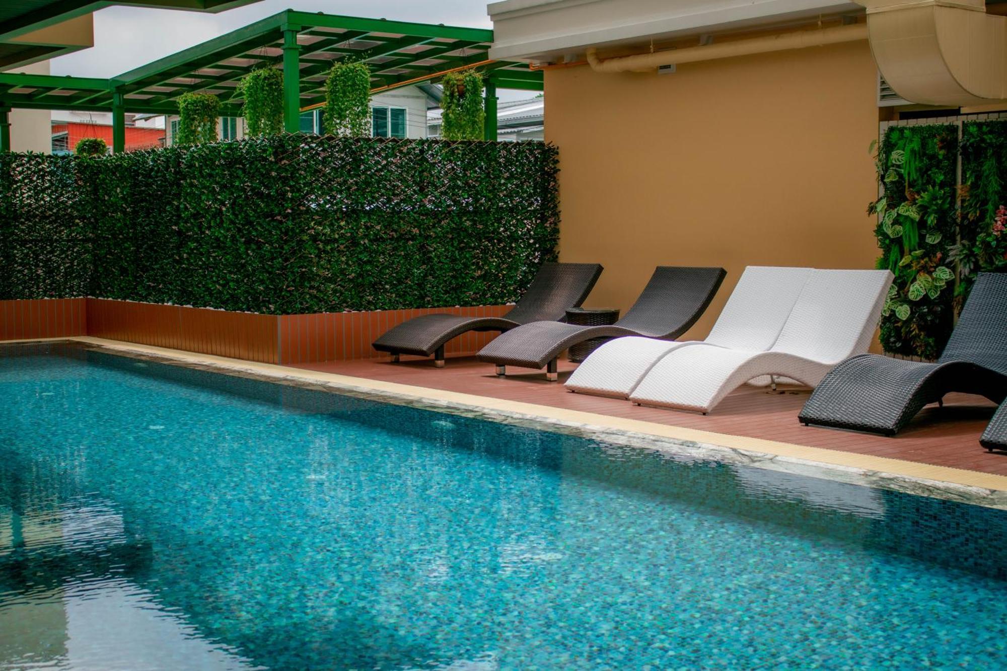Siri Grand Bangkok Hotel Ngoại thất bức ảnh