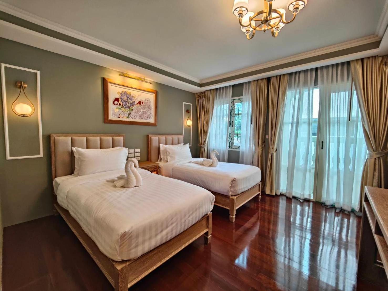 Siri Grand Bangkok Hotel Ngoại thất bức ảnh