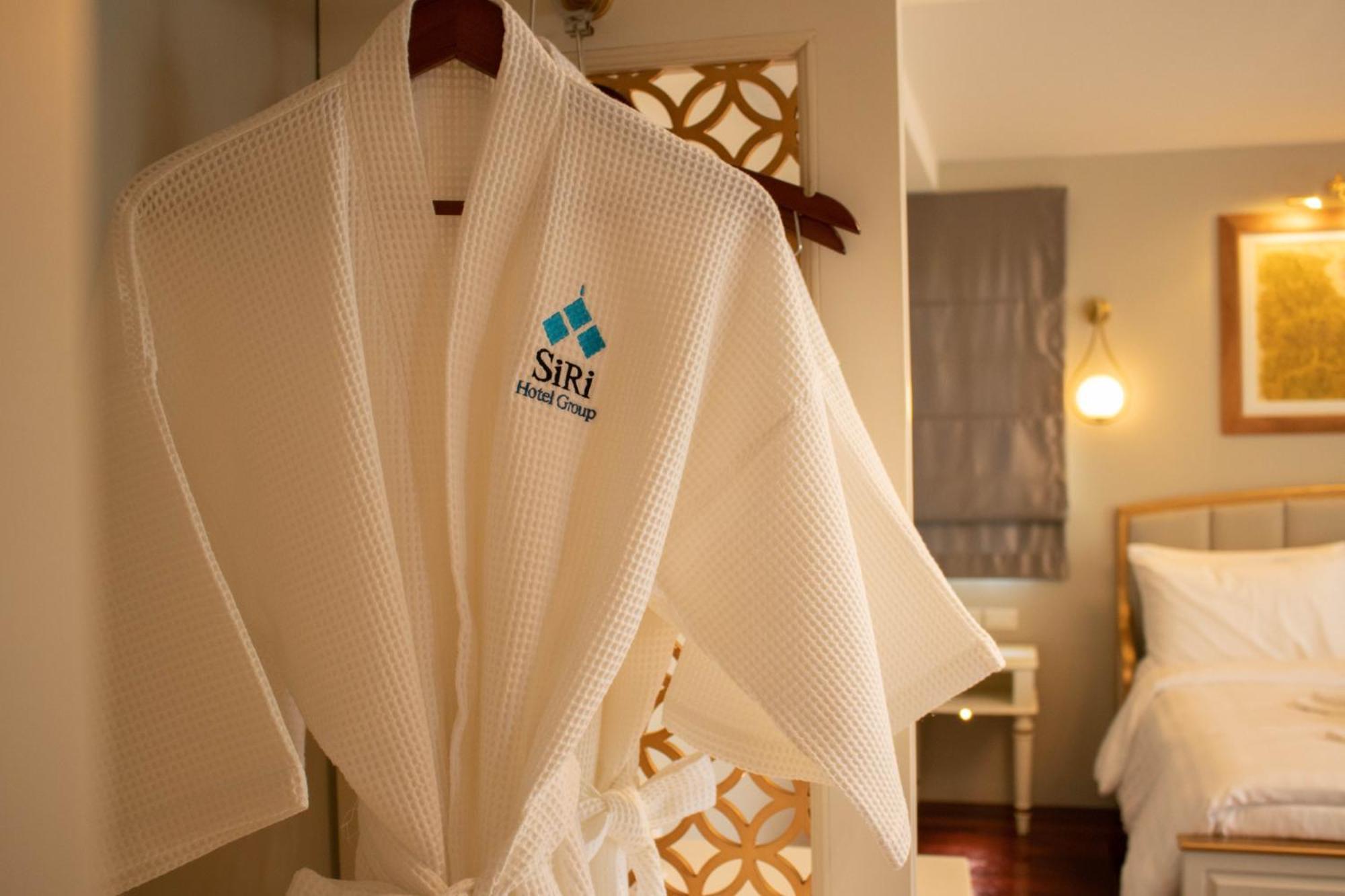 Siri Grand Bangkok Hotel Ngoại thất bức ảnh