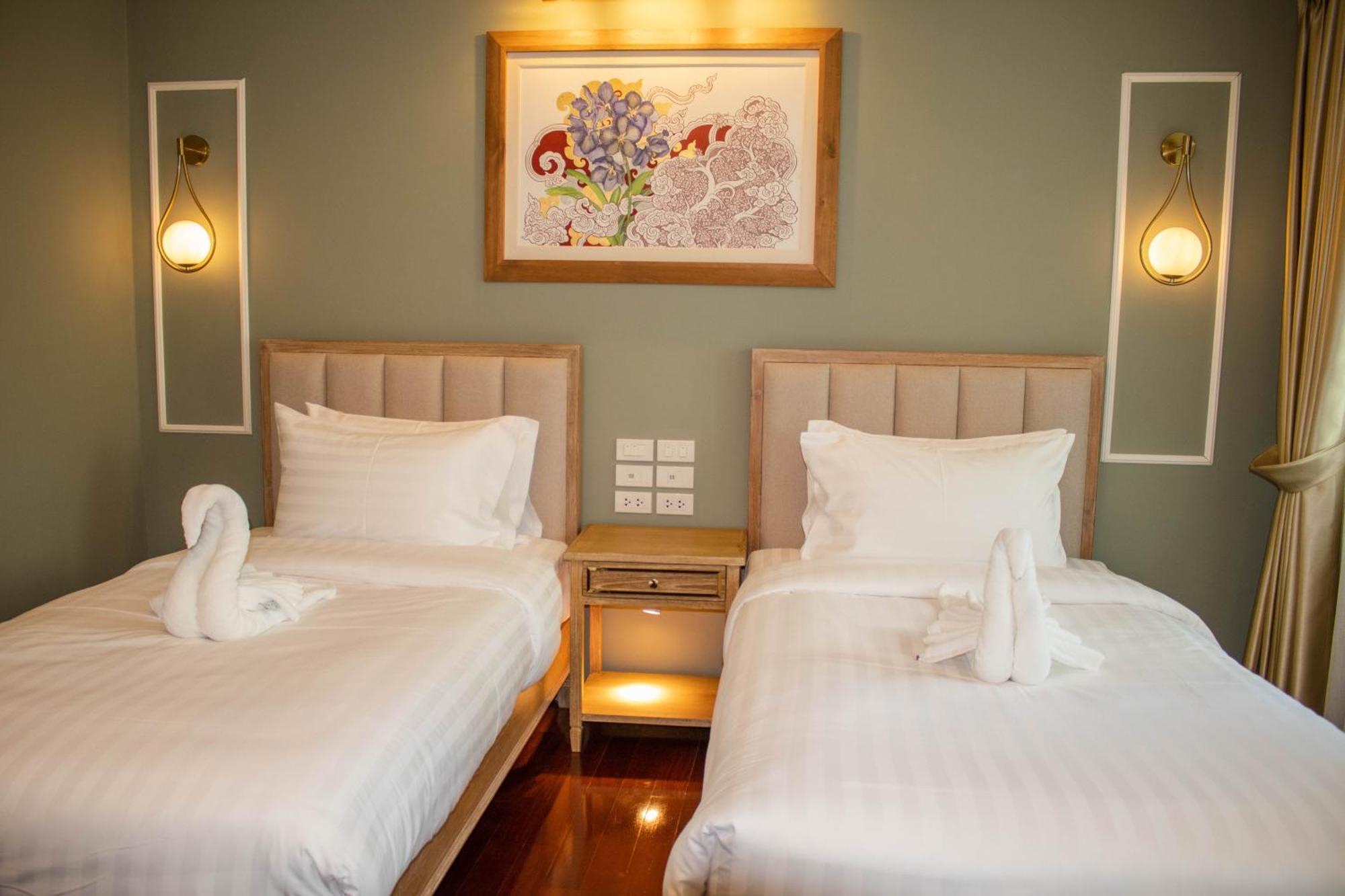 Siri Grand Bangkok Hotel Ngoại thất bức ảnh
