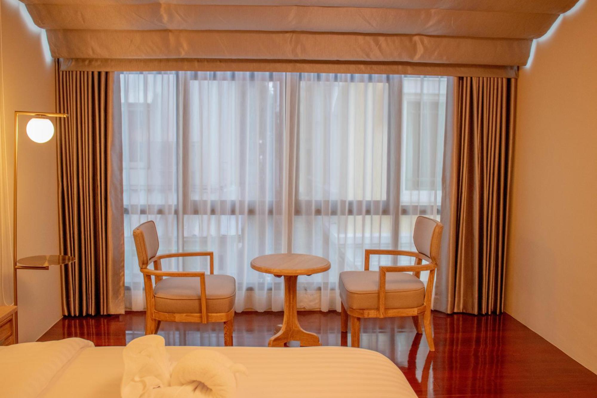 Siri Grand Bangkok Hotel Ngoại thất bức ảnh