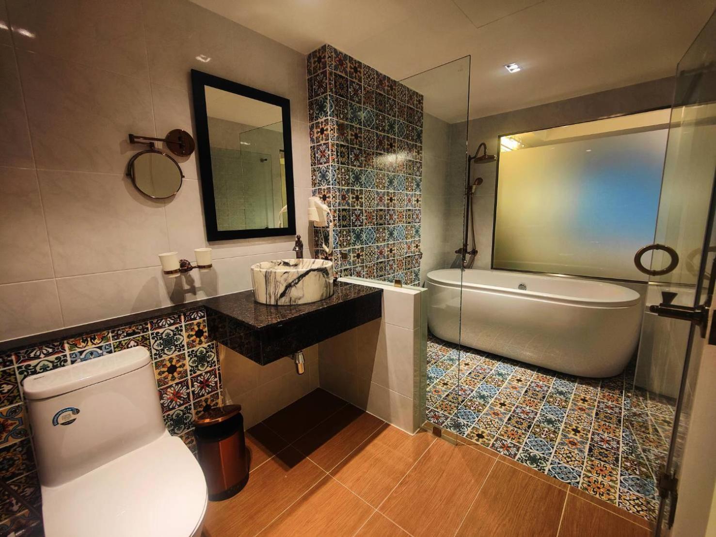Siri Grand Bangkok Hotel Ngoại thất bức ảnh