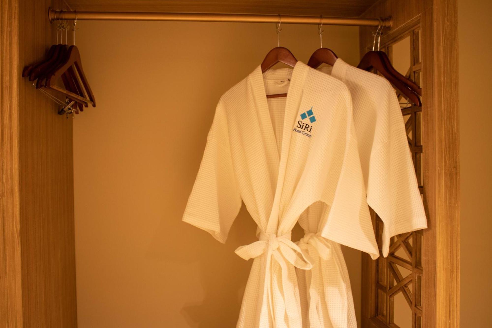 Siri Grand Bangkok Hotel Ngoại thất bức ảnh