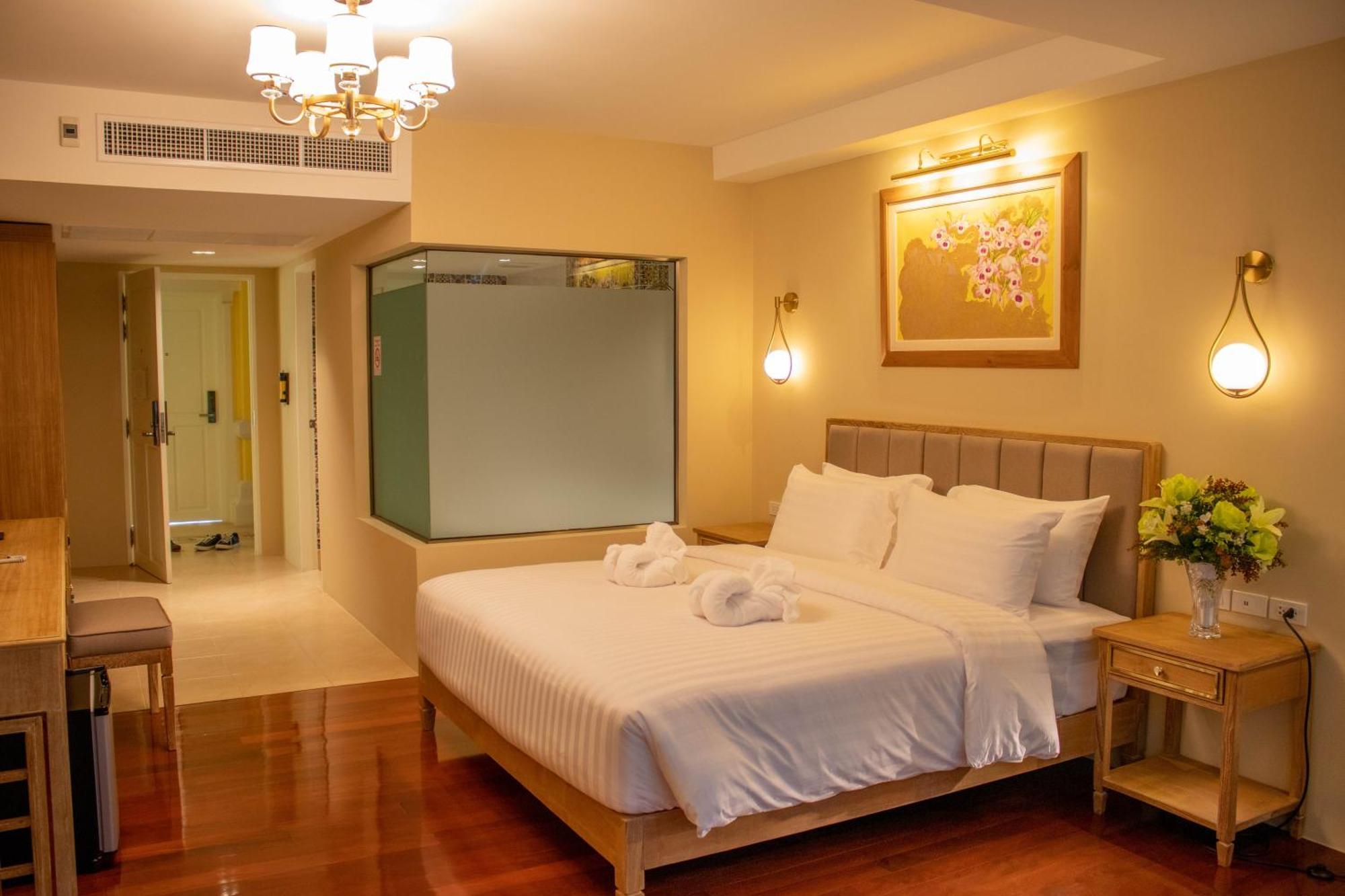 Siri Grand Bangkok Hotel Ngoại thất bức ảnh