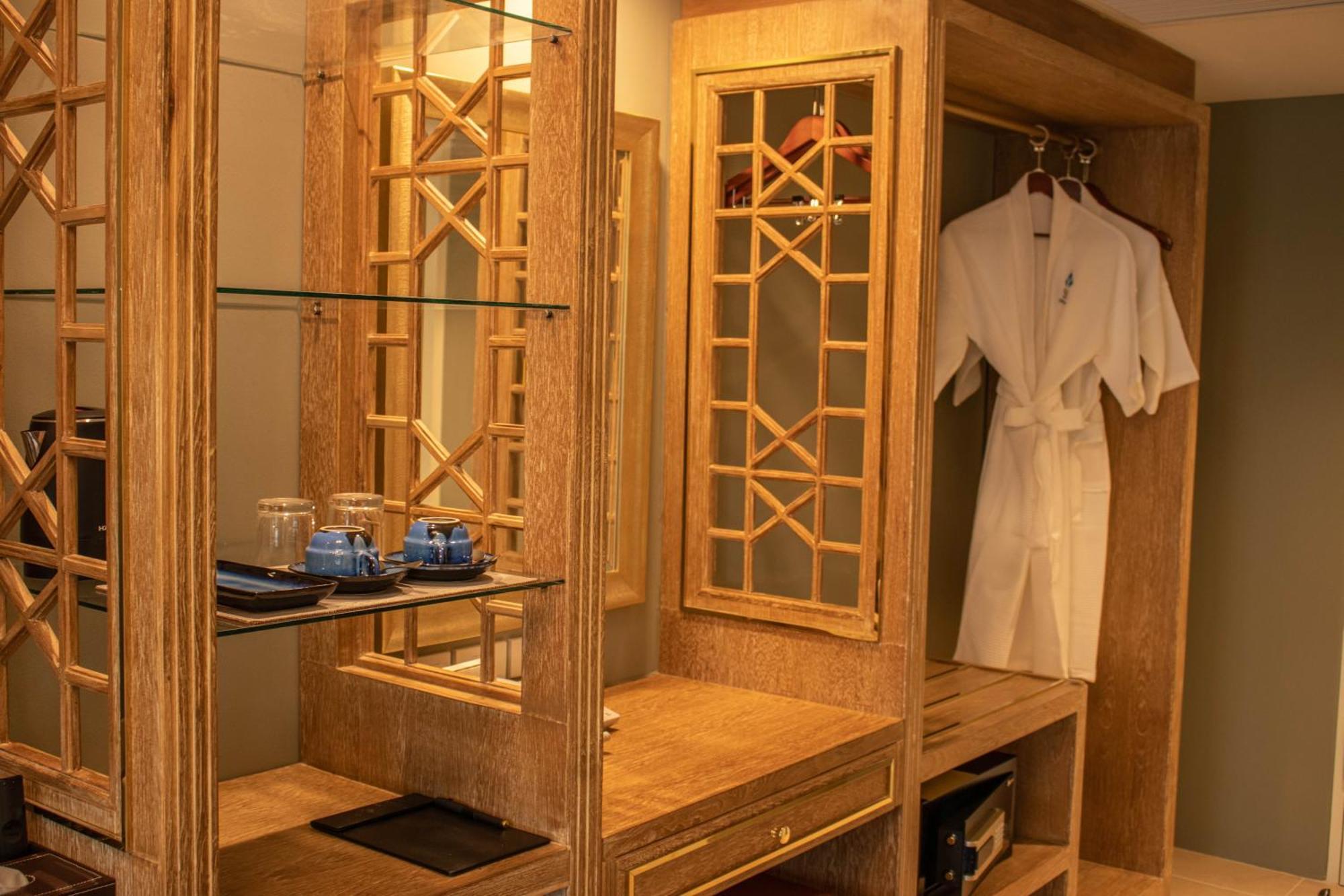 Siri Grand Bangkok Hotel Ngoại thất bức ảnh