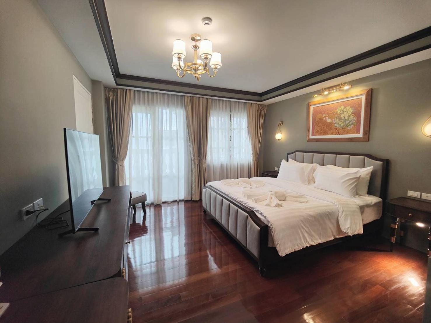 Siri Grand Bangkok Hotel Ngoại thất bức ảnh
