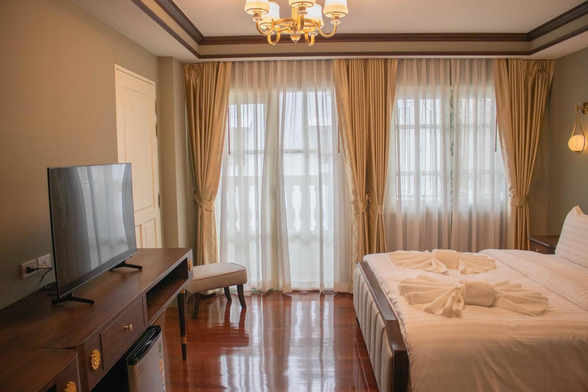 Siri Grand Bangkok Hotel Ngoại thất bức ảnh
